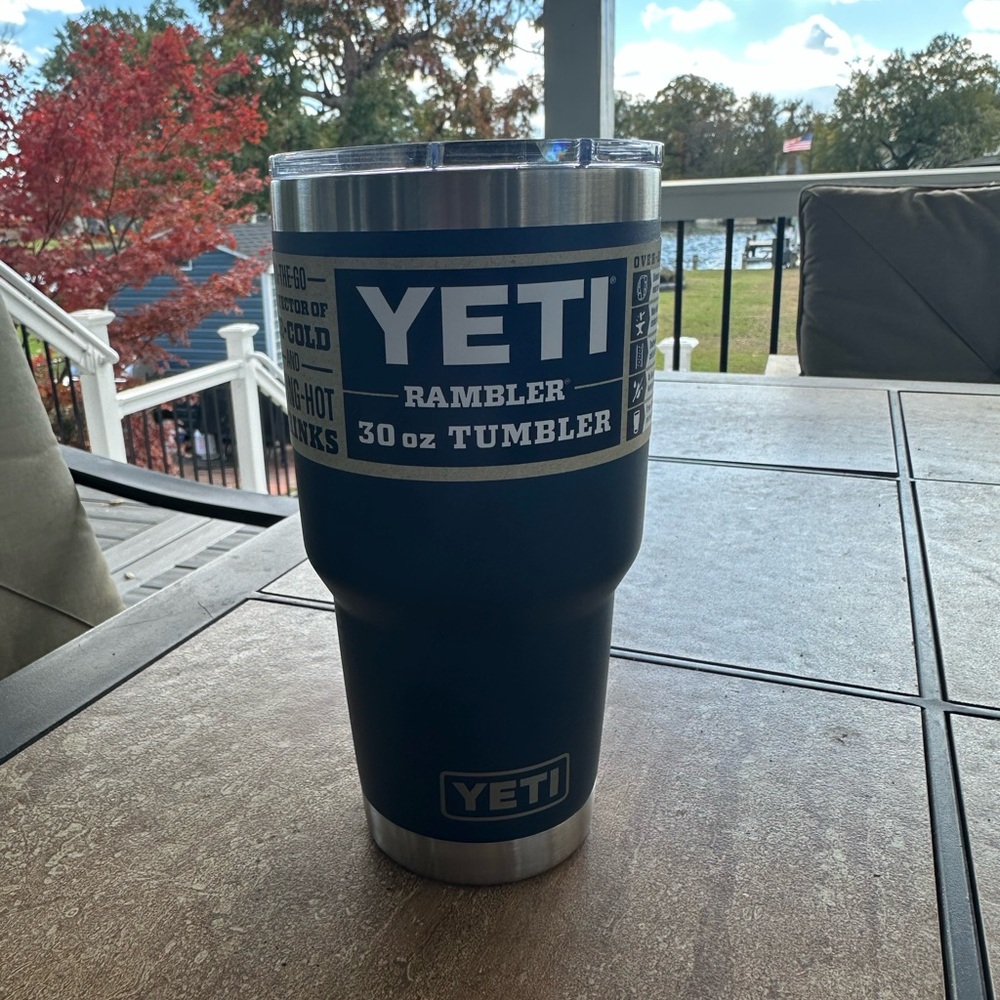 YETI Rambler 30 oz Tumbler - Navy